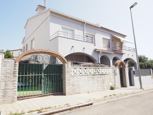 CASA EN VILAFANT ZONA CAMP DELS ENGINYERS photo 0