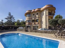 Magnífica propiedad estilo Gaudí de 300m2 ubicada en una generosa parcela de 820m2. photo 0