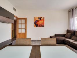 PISO LUMINOSO EN MASQUEFA CON PISCINA Y JARDÍN COMUNITARIO photo 0