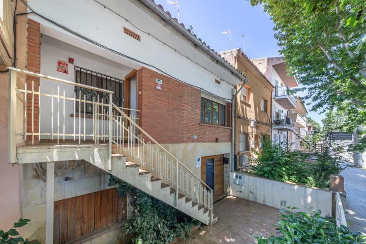 ¡Hogar con Espacio y Confort en Canovelles! photo 0