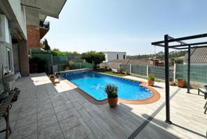 Casa para reestrenar, ascensor,sauna,gimnasio,piscina en Lliçà d'Amunt photo 0