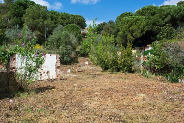 Parcela plana y soleada en Torreblanca, una de las zonas más valoradas de Vacarisses photo 0