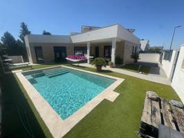 EXCEPCIONAL CHALET INDEPENDIENTE EN EL VISO DE VILLALBILLA, CON 3 DORMITORIOS, 3 BAÑOS Y PISCINA PRIVADA. EXCELENTE ESTADO!! photo 0