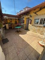 CASA REFORMADA EN DOS ALTURAS CON PATIO!!! photo 0