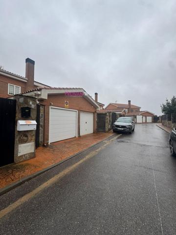 URBANIZACION LA ARBOLEDA, CHALET PAREADO, CON GARAJE Y 3 DORMITORIOS!!!! photo 0