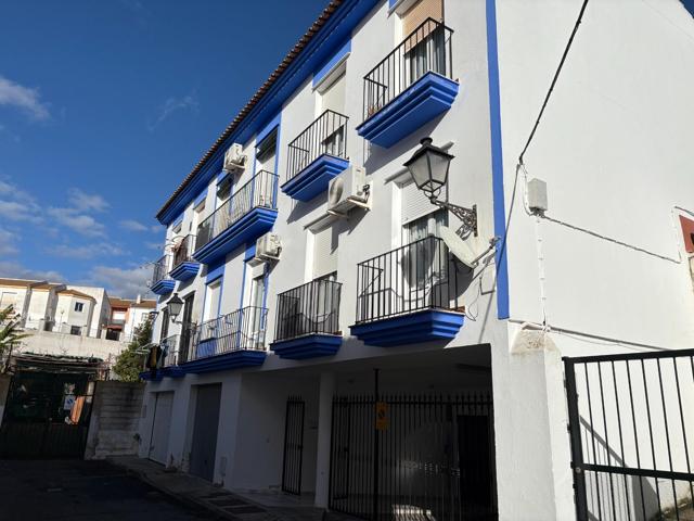 PISO EN BARRIO DE LA VILLA photo 0