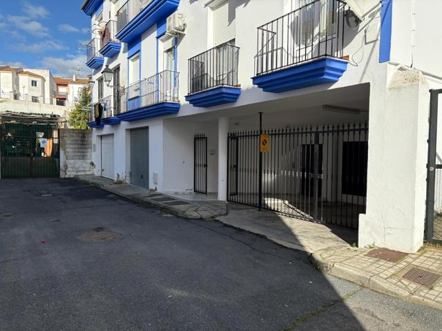PISO EN BARRIO DE LA VILLA photo 0