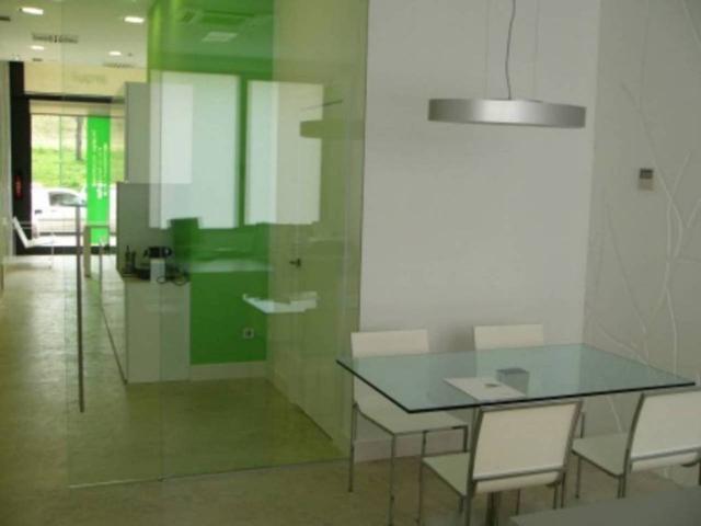 Local comercial de nueva construcción en alquiler photo 0