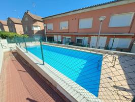 BONITO APARTAMENTO CON TERRAZA GARAJE Y TRASTERO EN URBANIZACION PRIVADA CON PISCINA A UN PASO DE BURGOS photo 0