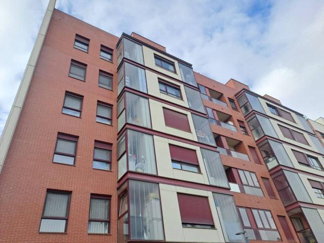 PRECIOSO PISO DE VPO PARA ENTRAR A VIVIR DE 2 DORMITORIOS 2 BAÑOS 2 TERRAZAS 2 PLAZAS DE GARAJE Y TRASTERO photo 0