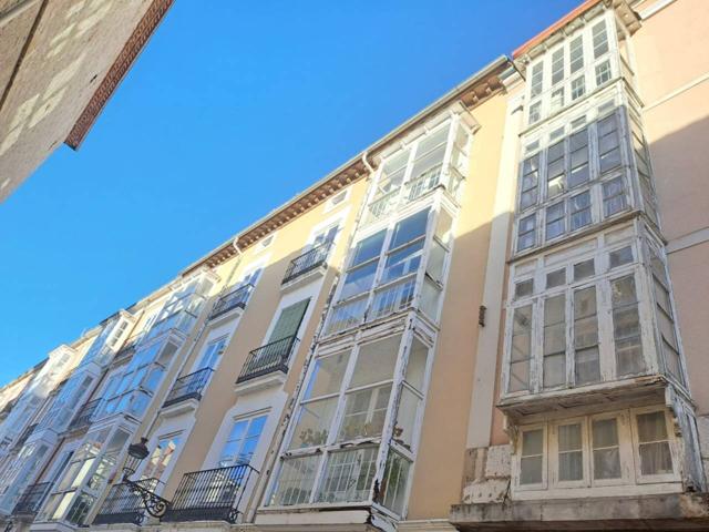 COQUETA BUHARDILLA PARA DEJAR A SU GUSTO EN UNO DE LOS EDIFICIOS MAS BONITOS DEL CASCO HISTORICO photo 0