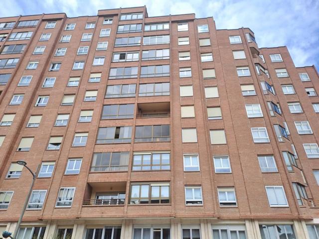 PISAZO PARA ENTRAR A VIVIR EN AVD LA PAZ 4 DORMITORIOS 2 BAÑOS 2 TERRAZAS GARAJE Y TRASTERO photo 0