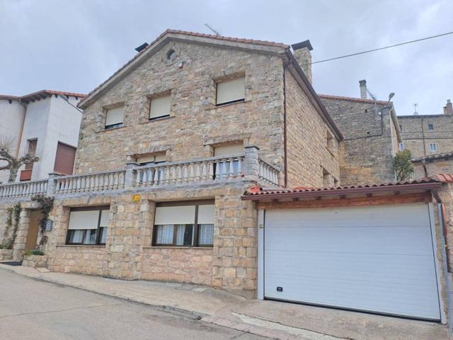 PRECIOSO CASOPLON DE PIEDRA DE 3 PLANTAS CON TERRAZA Y GARAJE A UN PASO DE BURGOS photo 0