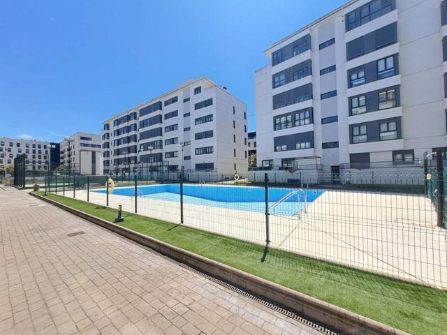 EXCLUSIVO ÁTICO CON TERRAZA EN URBANIZACION PRIVADA CON PISCINA EN LA CELLOPHANE photo 0