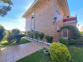 PRECIOSO CHALET CON JARDIN Y MERENDERO EN SOTOPALACIOS photo 0
