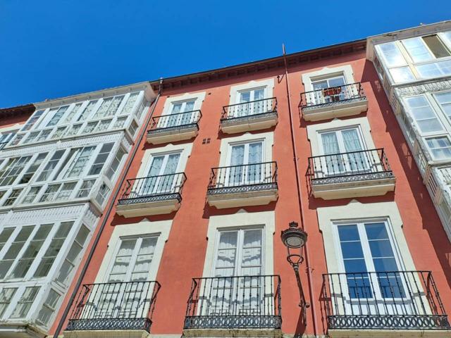 PRECIOSO PISAZO EN EL CASCO HISTORICO CON 5 DORMITORIOS GALERIA BALCONES EN EDIFICIO REHABILITADO CON ASCENSOR photo 0