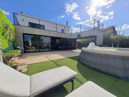IMPRESIONANTE CHALET UNIFAMILIAR EN LOS TOMILLARES CON JARDIN photo 0