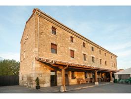 SE VENDE ALBERGUE ALQUILADO Y EN FUNCIONAMIENTO CON RESTAURANTE Y VIVIENDA DE 200M, A UN PASO DE BURGOS. photo 0