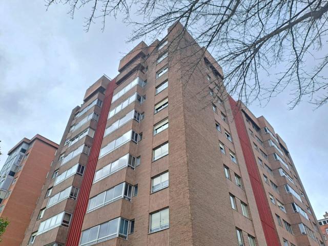 EXCLUSIVO PISAZO COMPLETAMENTE EXTERIOR EN EL CENTRO DE BURGOS, 3 DORMITORIOS 2 BAÑOS TERRAZA Y GARAJE OPCIONAL photo 0