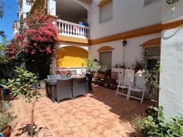 Piso con patio privado en urbanización de lujo, Puerto Banus, Marbella photo 0