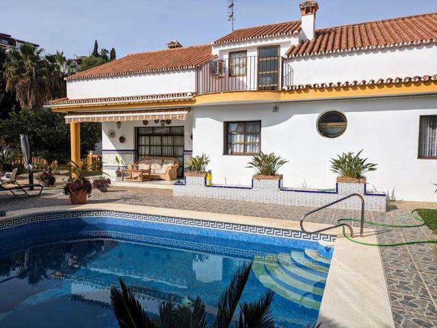 Espectacular villa con piscina y jacuzzi en Montealto, Benalmadena photo 0