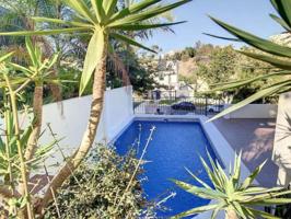 Casa pareada con piscina propia en Torrequebrada, Benalmadena costa photo 0