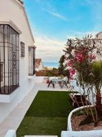 Pareada en venta en Benalmadena Costa en Torrequebrada photo 0