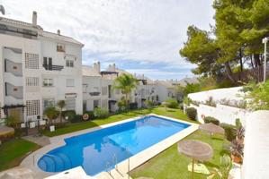 Apartamento Planta Media en venta en Torrequebrada photo 0