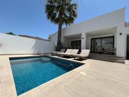 Villa y Apartamento en venta en Solymar Puerto Marina, Benalmádena. photo 0