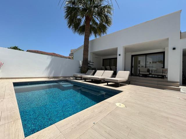Villa y Apartamento en venta en Solymar Puerto Marina, Benalmádena. photo 0