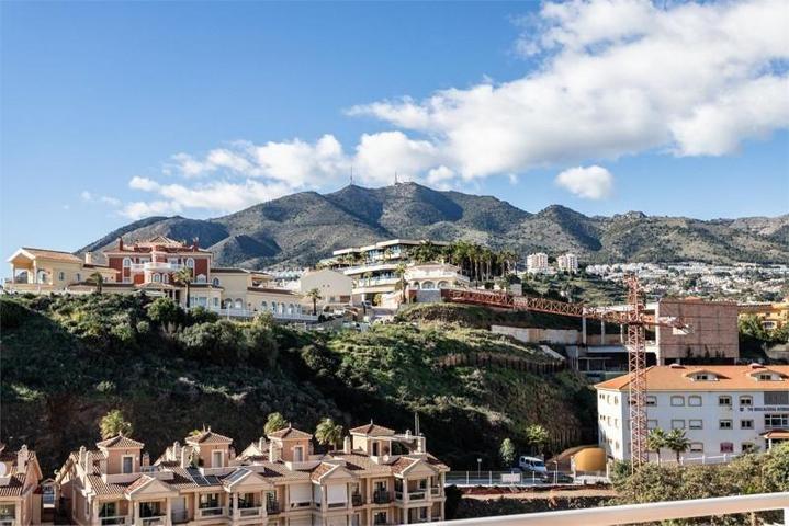 Apartamento Planta Media en venta en Torrequebrada photo 0