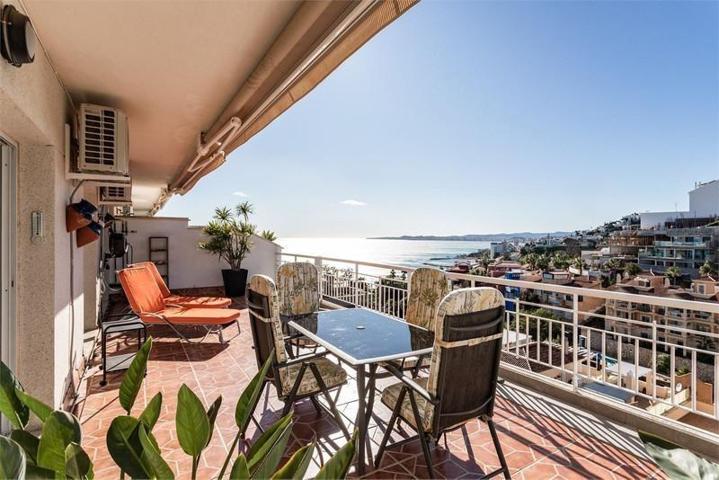Apartamento Planta Media en venta en Torrequebrada photo 0