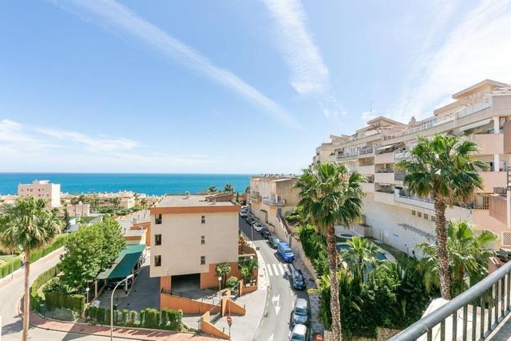 Apartamento Planta Media en venta en Benalmadena Costa photo 0