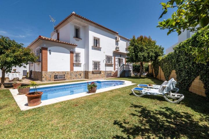 Villa - Chalet en venta en Torrequebrada photo 0