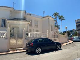 Alquiler de chalet pareado en Calle Sistema Ibérico Los Alamos Torremolinos photo 0