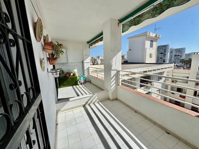 Middle floor apartment in Benalmadena Costa photo 0