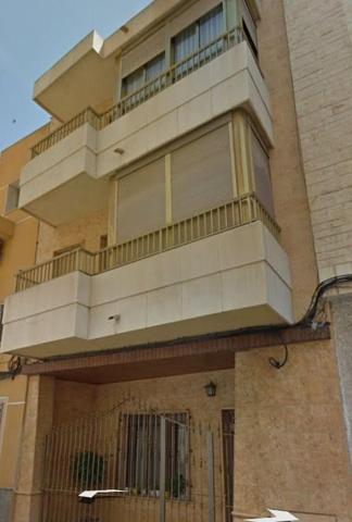 GRAN APARTAMENTO DE 4 DORMITORIOS CON ZONA DE BARBACOA - ZONA TORREVIEJA CENTRO - photo 0