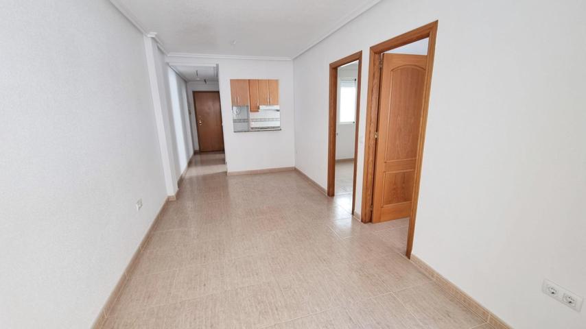 APARTAMENTO DE 2 DORMITORIOS A 10 MINUTOS A PIE DEL MAR - ZONA TORREVIEJA CENTRO - photo 0