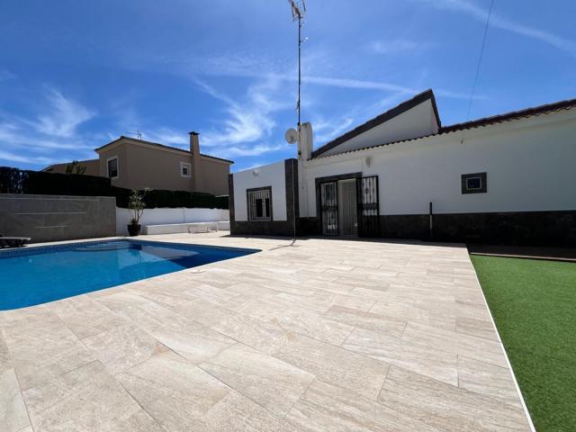 MAGNIFICA VILLA EN URBANIZACIÓN LOS BALCONES CON PISCINA PRIVADA photo 0