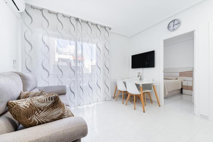 PRECIOSO APARTAMENTO DE 1 DORMITORIOS A 50 METROS DEL MAR - ZONA PLAYA DEL CURA, TORREVIEJA - photo 0