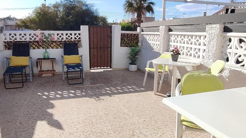 ADOSADO DE 2 DORMITORIOS CON AMPLIA TERRAZA - ZONA TORRETAS, TORREVIEJA - photo 0