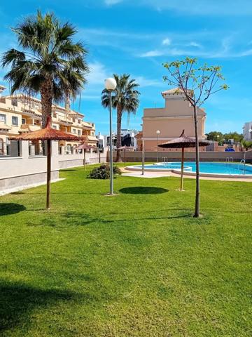 ADOSADO DE 3 DORMITORIOS CON SOLÁRIUM PRIVADO Y PISCINA COMUNITARIA -ZONA VILLAMARTÍN- photo 0