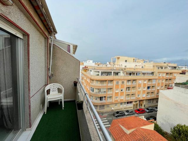ATICO EN TORREVIEJA A 600 METROS DEL MAR, 2 HABITACIONES photo 0