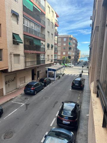 AMPLIO APARTAMENTO DE 3 DORMITORIOS A 100 METROS DEL MAR - ZONA ZCEQUÓN, TORREVIEJA - photo 0