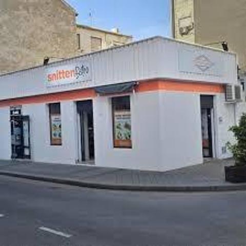 LOCAL COMERCIAL CÉNTRICO Y EN ESQUINA - ZONA ALMORADÍ - photo 0