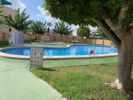 BUNGALOW DE 2 DORMITORIOS CON SOLÁRIUM PRIVADO Y PISCINA COMUNITARIA - ZONA SAN LUIS, TORREVIEJA - photo 0