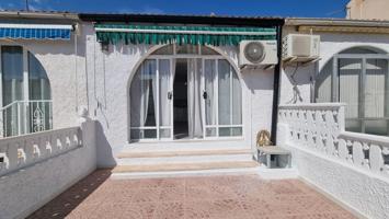 BUNGALOW ADOSADO DE 1 DORMITORIO COMPLETAMENTE REFORMADO - ZONA CHAPARRAL, TORREVIEJA photo 0