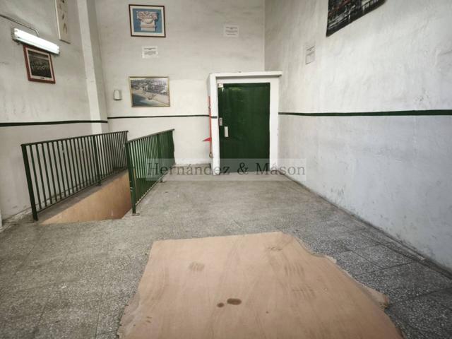 TRASTERO EN EL CENTRO DE TORREMOLINOS photo 0