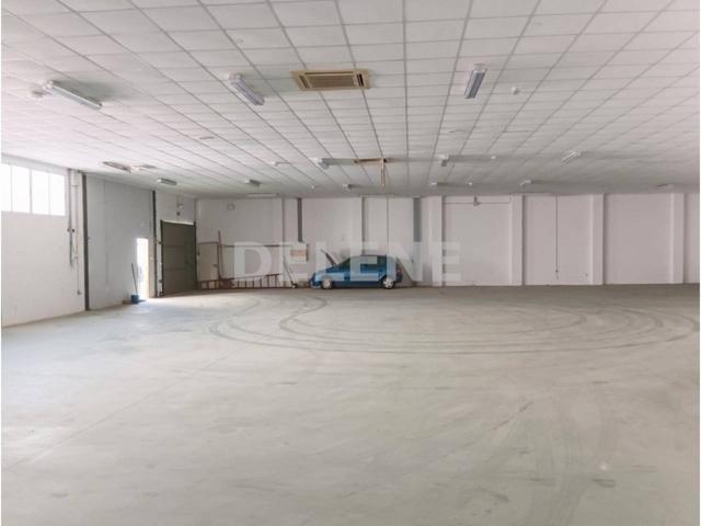 Nave comercial en venta en Hellín photo 0