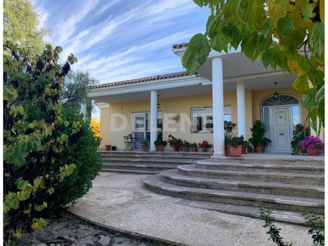 Chalet adosado en venta en Hellín photo 0